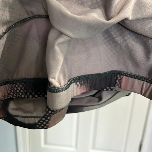 Calvin Klein Performance Quick Dry Shelf Bra/Tank Top. Size Large. - Picture 4 of 5